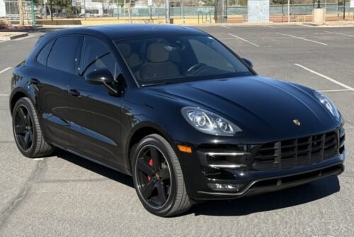 2017 Porsche Macanturbo