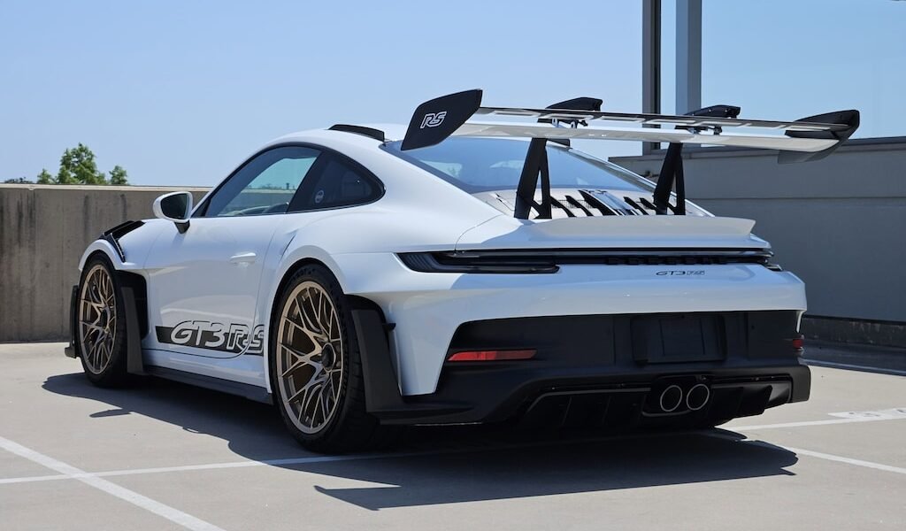 2025 aston-martin dbs